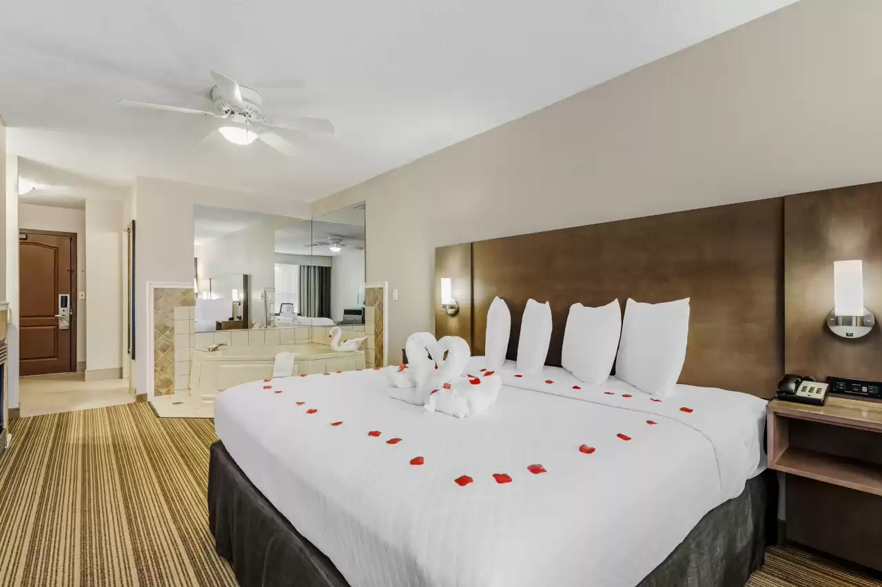 Country Inn Suites Hot Tub Suite