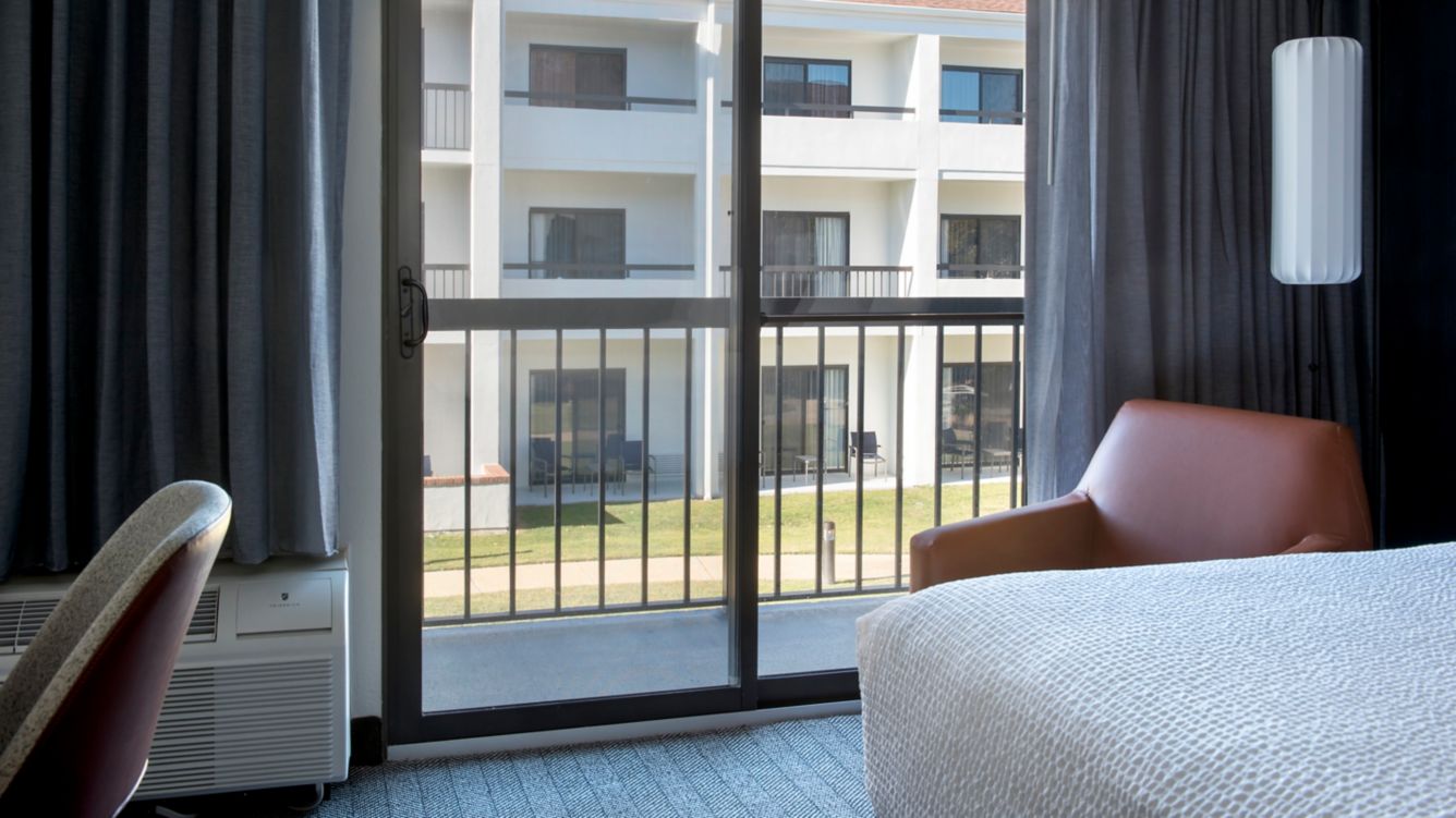 Courtyard Annapolis Balcony